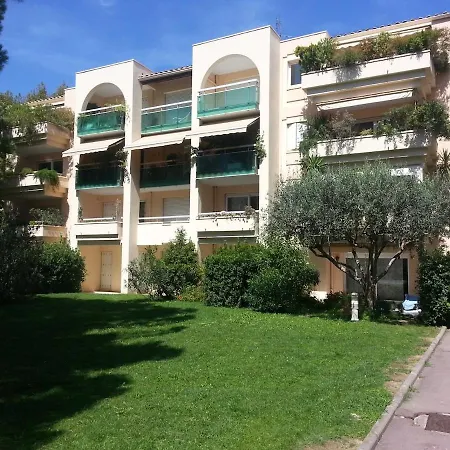 Appartement Lumineux Avec Piscine, Terrasse Et Parking Privé
